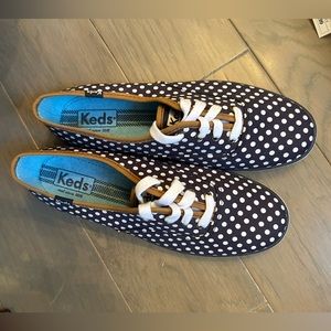 Polka dot Keds